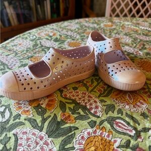 Pink iridescent natives